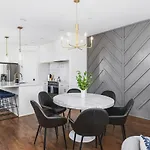 Walk To Belmont, 12 South With Private Patio And Garage Holiday home Nashville