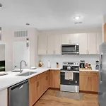 Spacious Ville With Great Amenities Free Garage Parking