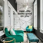Grand Loft On Thee Broadway Strip Apartment