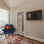 Holiday home Relaxing In East Nash Walk To Shops And Cafes