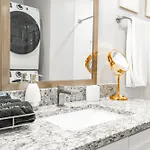 New In Nashville, Pool Gym Rooftop & Laundry 5 Min From Broadway * Nashville