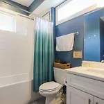 Stylish For 12 8th Ave South 6 Beds Holiday home Nashville