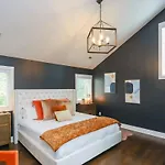 Holiday home Stylish For 12 8th Ave South 6 Beds *