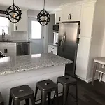 East Retreat, Outdoor Oasis, Sleeps 12, Four Bedrooms