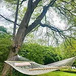 East Retreat, Outdoor Oasis, Sleeps 12, Four Bedrooms Nashville