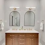 Holiday home 3bd -rooftop Escape- Steps From The Gulch Fun Nashville