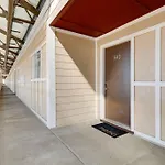 Splash & Explore Riverfront Near Broadway