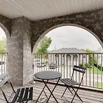 Apartment Lovely 2 Bdr With Balcony 2m To Broadway