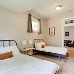 Walkable East Nash 3br With Big Yard Near Local Eats Holiday home