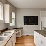 Walkable East Nash 3br With Big Yard Near Local Eats Holiday home *