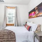 Historic Loft 2mi To Broadway On-site Speakeasy Apartment