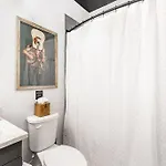 Apartment Downtown Midtown Vanderbilt, Honky Tonk Party Pad 1, Parking Gym Pool