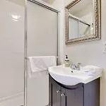 Holiday home The Little House On Shelby *