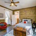 Holiday home Bright Whites Creek Home: 12 Mi To Dtwn Nashville! Nashville