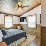 Bright Whites Creek Home: 12 Mi To Dtwn Nashville! Holiday home *
