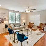Walk To Five Points East With Yard! Holiday home