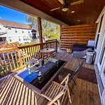7 Min From Broadway! 3 Bed 2.5 Bath