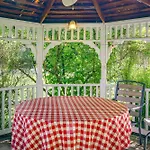 Nashville Getaway With Gazebo, 11 Mi To Downtown!