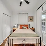 Fully Furnished Bungalow With Deck Near City Center