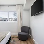 Multi-condo Building With 7 Units 15 Bedrooms 22 Beds And Free Parking