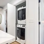 Multi-condo Building With 7 Units 15 Bedrooms 22 Beds And Free Parking * Nashville