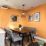 Multi-condo Building With 7 Units 15 Bedrooms 22 Beds And Free Parking * Nashville