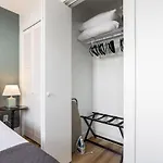 Multi-condo Building With 7 Units 15 Bedrooms 22 Beds And Free Parking Holiday home Nashville
