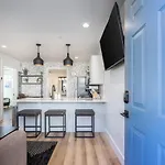Holiday home Multi-condo Building With 7 Units 15 Bedrooms 22 Beds And Free Parking Nashville