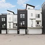 Rooftop Deck Firepit And Garage Walk To 12 South And Restaurants