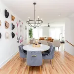 New! Beautiful Murals, Rooftop Deck & Karaoke!