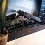 Stunning Riverfront Getaway In Downtown Nashville