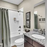 Lux East Nash-hot Tub & Rooftop Patio * Nashville