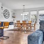 Lux East Nash-hot Tub & Rooftop Patio *