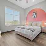 2Br, Sleeps 6, Free Parking, 8 Min To Broadway