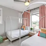Skyline View With Rooftop Deck Holiday home *