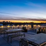 Apartment Rooftop Views Stylish Decor Nash Downtown Access