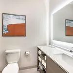 Comfort & Bellevue Hotel 4*