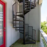 Chic Private Rooftop Minutes To Downtown *