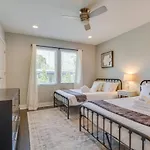 Holiday home Chic Private Rooftop Minutes To Downtown