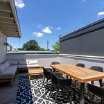 Holiday home Chic Private Rooftop Minutes To Downtown