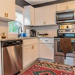 Eccentric East Nash Unique Design Holiday home