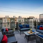 Large Royal Townhome Beautiful Design And Rooftop