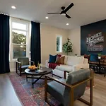 Large Royal Townhome Beautiful Design And Rooftop Nashville