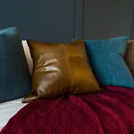 Large Royal Townhome Beautiful Design And Rooftop Holiday home