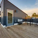 Music Harmony Beautiful Lux Rooftop Holiday home *