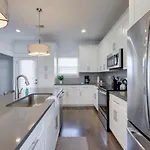Minutes To Broadway Stunning Townhome *