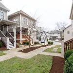 Vibrant Trendy Two Bedroom Home Near Marathon Village