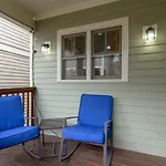 Vibrant Trendy Two Bedroom Home Near Marathon Village