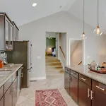 East Retreat Large Pool Outdoor Oasis Holiday home