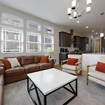 Red Radiance - Hot Tub - Dual Balconies Share Save